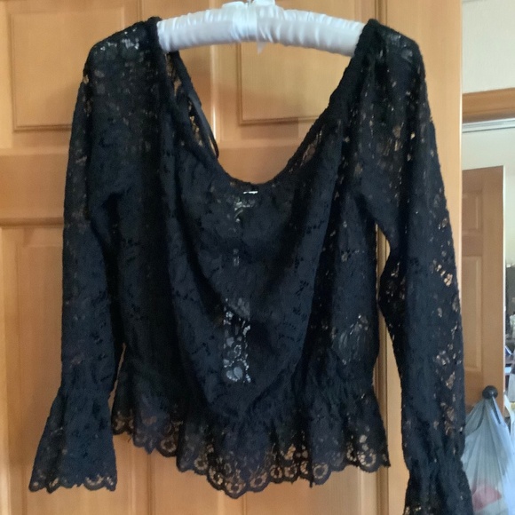 Women’s black elastic lace top - Picture 2 of 8